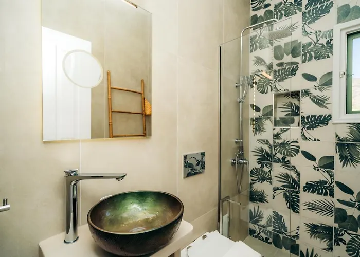 La Maison De Lilac-luxurious Olive Grove