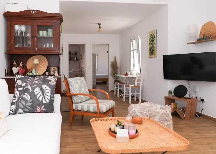 La Maison De Lilac-luxurious Olive Grove *