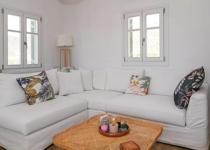 La Maison De Lilac-luxurious Olive Grove