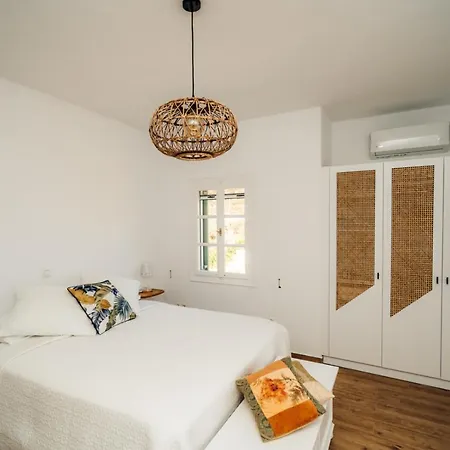 La Maison De Lilac-luxurious Olive Grove *