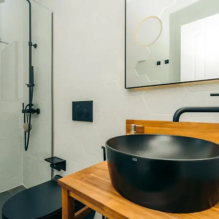 La Maison De Lilac-luxurious Olive Grove Apartment