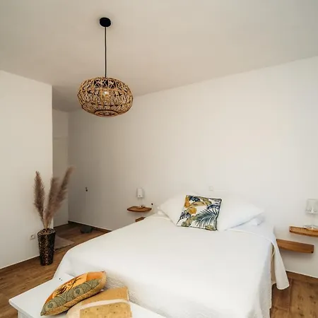 La Maison De Lilac-luxurious Olive Grove Apartment *